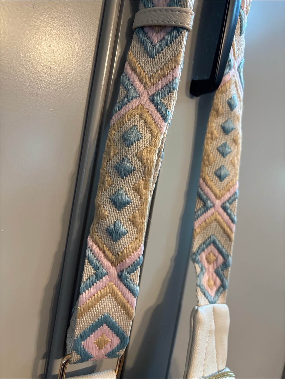 iMadison West Clean Mini Sling Bag - Picture 4 of 10
